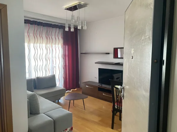 Tirane, jepet me qera apartament 1+1+Ballkon Kati 6, 70 m² 500 € 