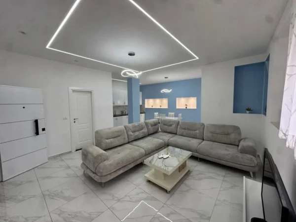 Tirane, jepet me qera apartament 1+1 Kati 9, 90 m² 800 € (Rruga Siri Kodra)