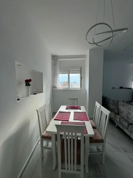 Tirane, jepet me qera apartament 1+1 Kati 9, 90 m² 800 € (Rruga Siri Kodra)