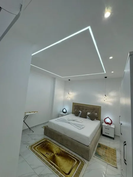Tirane, jepet me qera apartament 1+1 Kati 9, 90 m² 800 € (Rruga Siri Kodra)