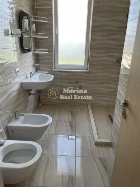 Tirane, jepet me qera apartament 3+1 Kati 2, 140 m² 850 € (Apartament 31 Kinostudio 850 Euro Muaj 2)
