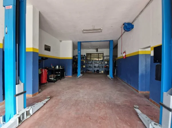 Tirane, jepet me qera ambjent biznesi Kati 0, 120 m² 1.890 € (Rruga Don Bosko)