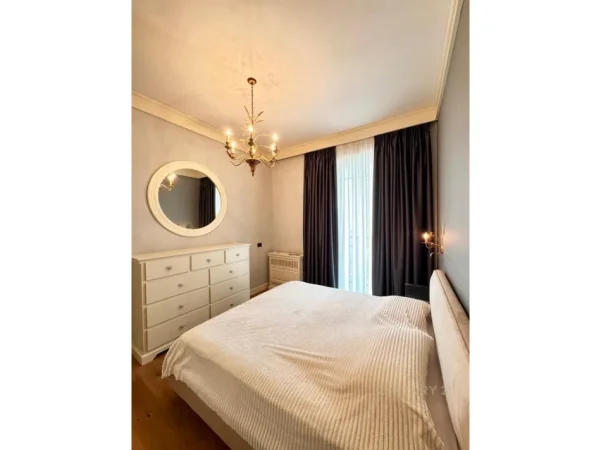 Tirane, jepet me qera apartament 2+1+Ballkon Kati 20, 130 m² 2.000 € (ambasador 3)