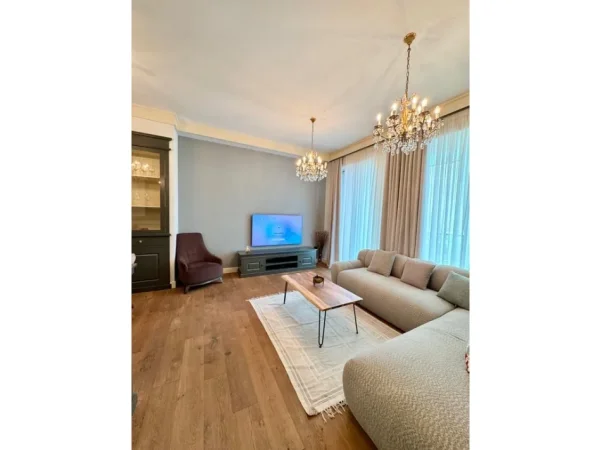 Tirane, jepet me qera apartament 2+1+Ballkon Kati 20, 130 m² 2.000 € (ambasador 3)