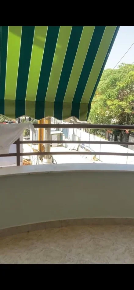 Tirane, jepet me qera apartament 1+1 Kati 3, 45 m² 400 € (Brryli)