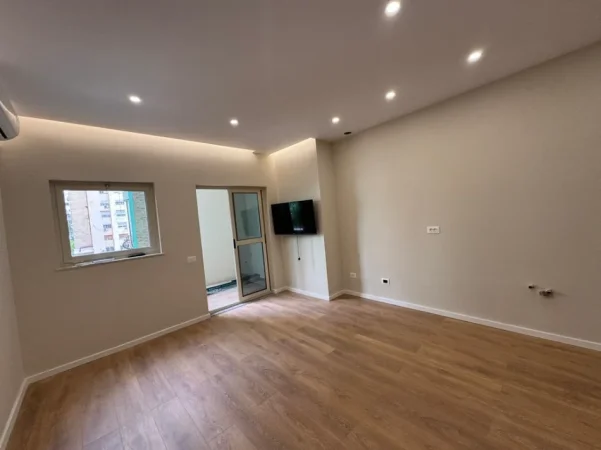 Tirane, shitet garsonier Kati 3, 30 m² 91.000 € (KOMUNA E PARISIT)