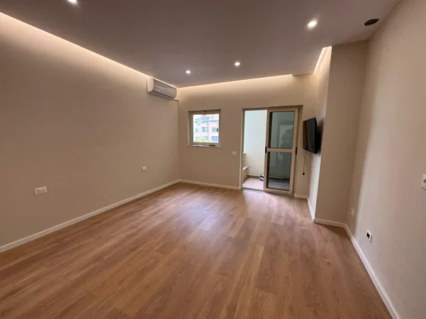 Tirane, shitet garsonier Kati 3, 30 m² 91.000 € (KOMUNA E PARISIT)