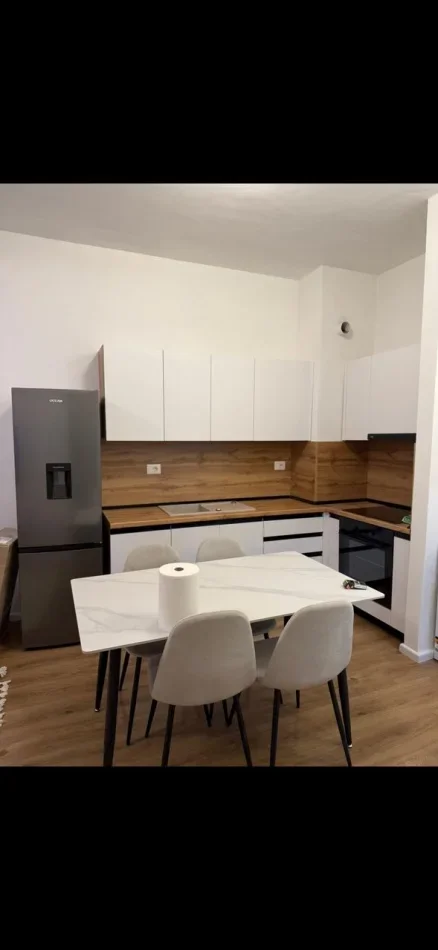 Tirane, jepet me qera apartament 1+1 Kati 2, 55 m² 400 € (Ali Demi)