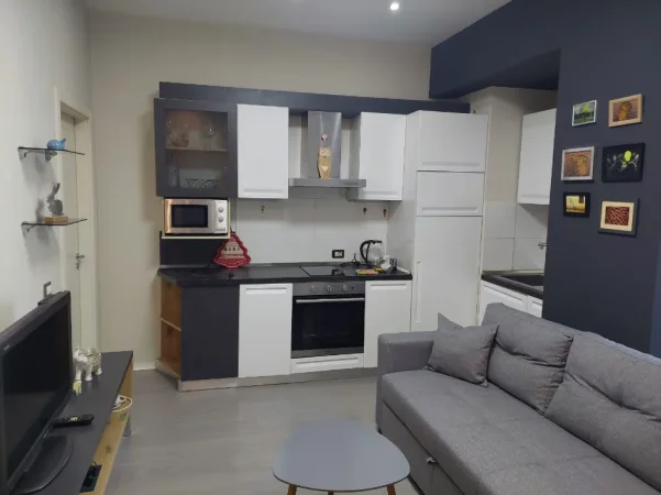 Tirane, jepet me qera apartament 1+1+Ballkon Kati 2, 65 m² 600 € 