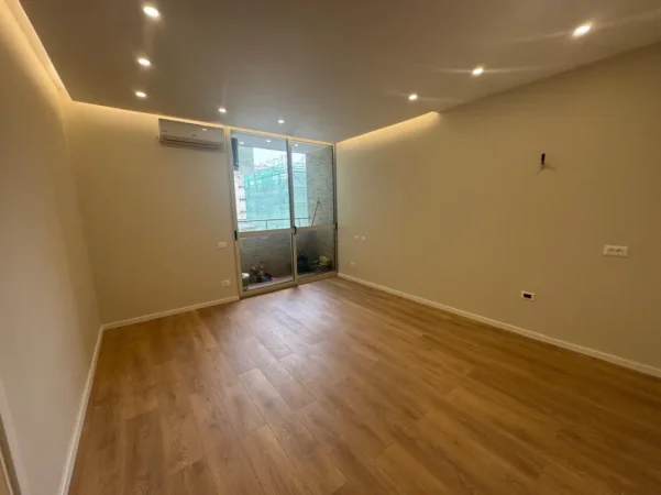 Tirane, shitet apartament 1+1 Kati 3, 47 m² 136.000 € (KOMUNA E PARISIT)