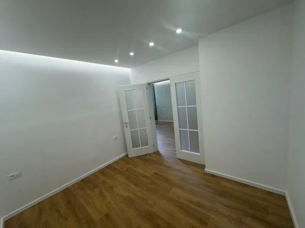 Tirane, shitet apartament 1+1 Kati 3, 47 m² 136.000 € (KOMUNA E PARISIT)