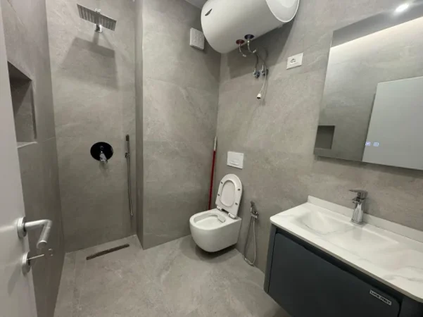 Tirane, shitet apartament 1+1 Kati 3, 47 m² 136.000 € (KOMUNA E PARISIT)