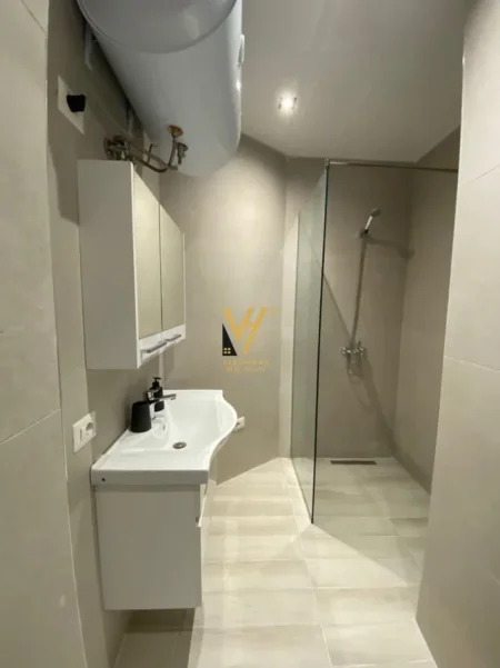 Tirane, jepet me qera apartament 1+1+Ballkon Kati 2, 90 m² 550 € (21 DHJETORI)