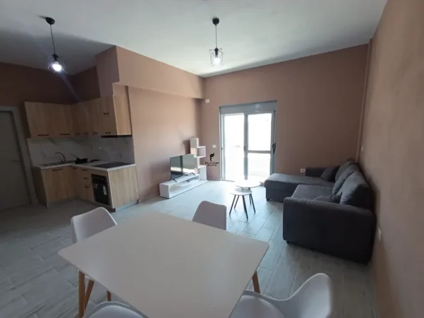 Tirane, jepet me qera apartament 1+1 Kati 2, 60 m² 300 € (KASHAR)
