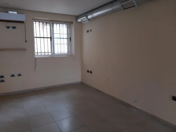 Tirane, shitet dyqan Kati 0, 60 m² 103.000 € (NJAZI MEKA)