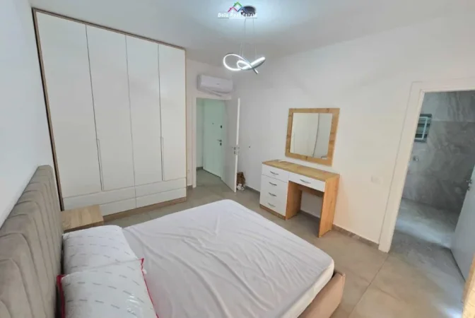 Tirane, jepet me qera apartament 2+1 Kati 9, 130 m² 630 € (farmacia 10)