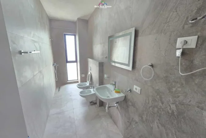 Tirane, jepet me qera apartament 2+1 Kati 9, 130 m² 630 € (farmacia 10)