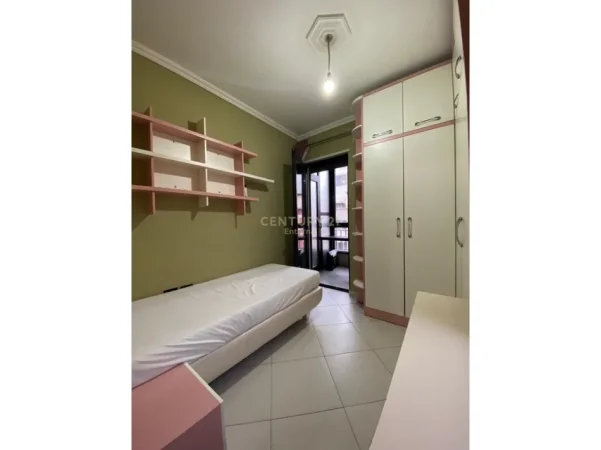 Tirane, shitet apartament 2+1+Ballkon Kati 5, 103 m² 170.000 € (astir)