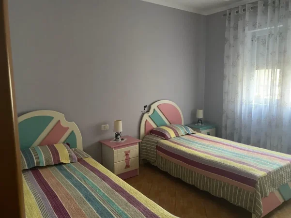 Tirane, jepet me qera apartament 2+1 Kati 8, 90 m² 650 € (PALLATI ME SHIGJETA)