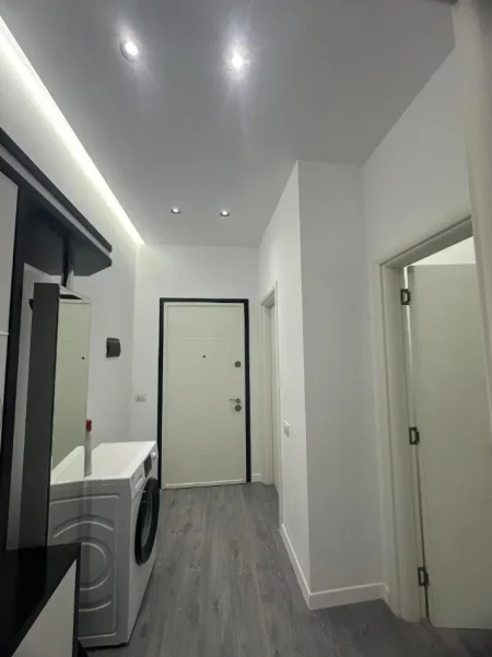 Tirane, jepet me qera apartament 1+1+Ballkon Kati 2, 65 m² 700 € 
