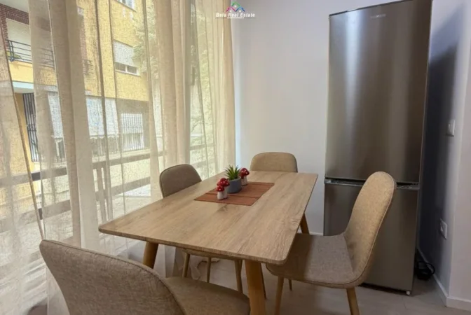 Tirane, jepet me qera apartament 1+1 Kati 1, 60 m² 600 € (Rruga Rrapo Hekali)