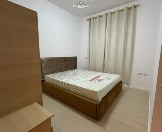 Tirane, jepet me qera apartament 1+1 Kati 1, 60 m² 600 € (Rruga Rrapo Hekali)