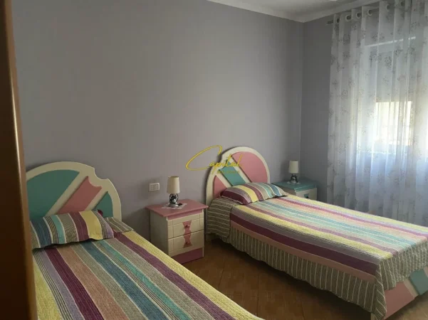 Tirane, jepet me qera apartament 2+1 Kati 8, 90 m² 650 € (PALLATI ME SHIGJETA)