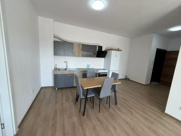 Tirane, jepet me qera apartament 2+1+Ballkon Kati 1, 120 m² 450 € 
