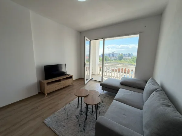 Tirane, jepet me qera apartament 2+1+Ballkon Kati 1, 120 m² 450 € 