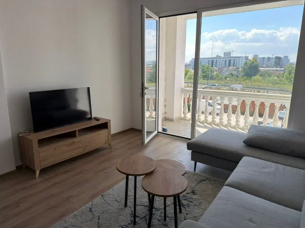 Tirane, jepet me qera apartament 2+1+Ballkon Kati 1, 120 m² 450 € 