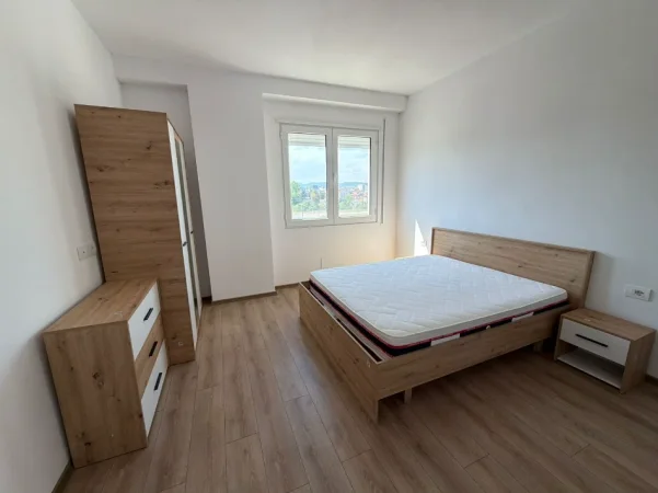 Tirane, jepet me qera apartament 2+1+Ballkon Kati 1, 120 m² 450 € 