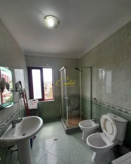 Tirane, jepet me qera apartament 1+1 Kati 3, 71 m² 550 € (RRUGA E DIBRES)