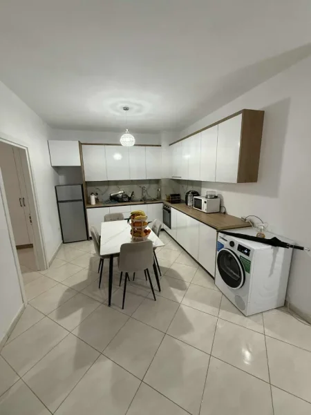 Tirane, jepet me qera apartament 2+1 , 103 m² 530 € (Astir)