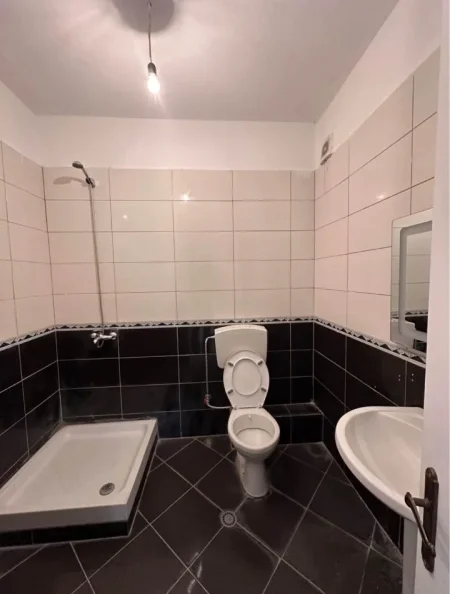 Tirane, jepet me qera apartament 2+1 , 103 m² 530 € (Astir)