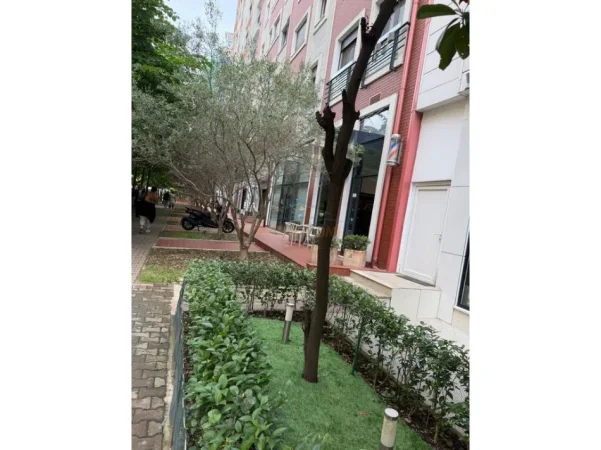 Tirane, shitet ambjent biznesi Kati 0, 14 m² 65.000 € (RRUGA E KOSOVAREVE)