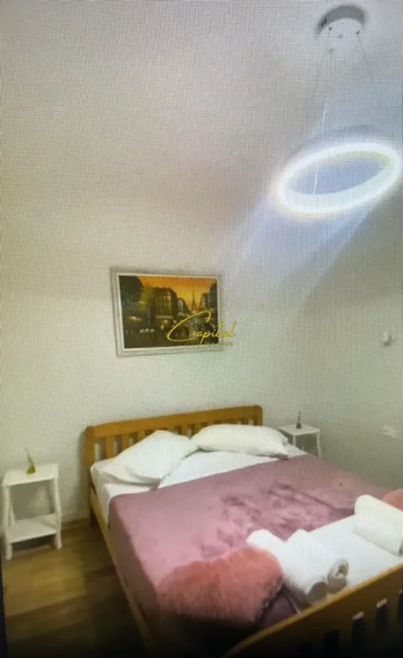 Tirane, jepet me qera apartament 1+1 Kati 3, 55 m² 550 € (BULEVARDI ZOGU PARE)