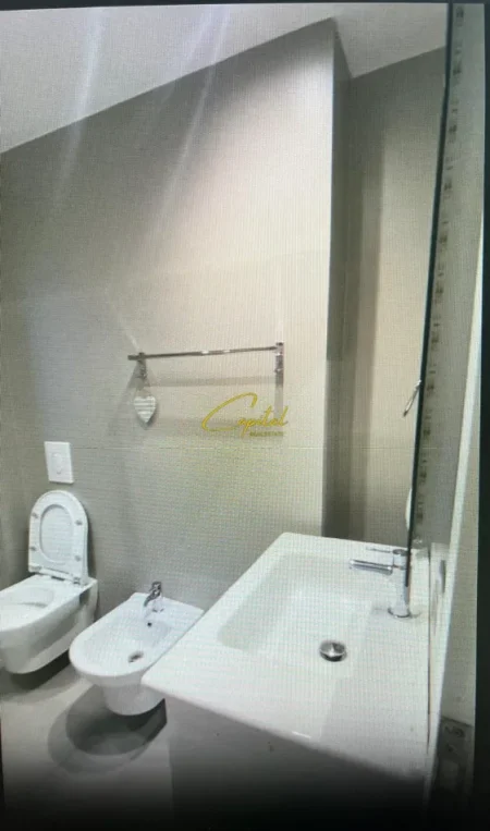 Tirane, jepet me qera apartament 1+1 Kati 3, 55 m² 550 € (BULEVARDI ZOGU PARE)