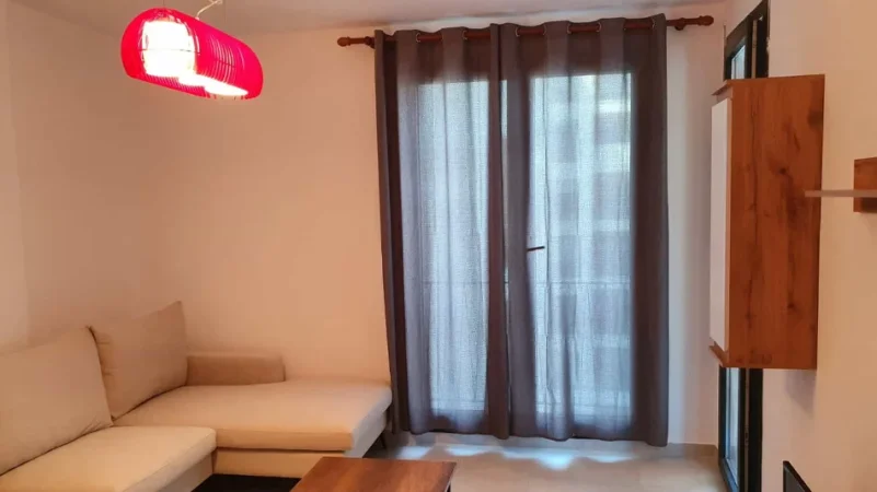 Tirane, jepet me qera apartament 1+1+Ballkon Kati 7, 70 m² 500 € (kongresi manastirit)
