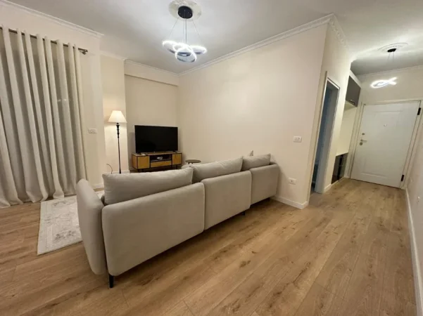 Tirane, jepet me qera apartament 1+1 Kati 7, 100 m² 1.000 € (Delijorgji.)