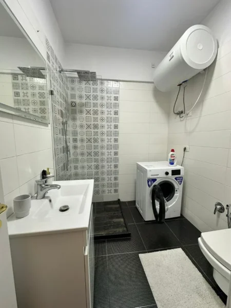 Tirane, jepet me qera apartament 1+1 Kati 7, 100 m² 1.000 € (Delijorgji.)