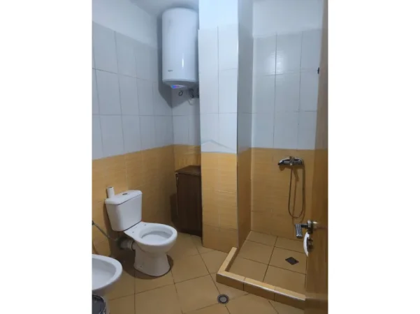 Tirane, shitet apartament 2+1 Kati 1, 75 m² 115.000 € (RRUGA 5 MAJI)