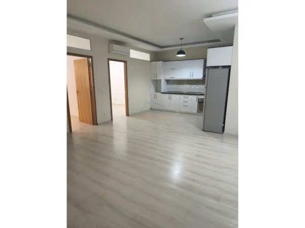 Tirane, shitet apartament 2+1 Kati 1, 75 m² 115.000 € (RRUGA 5 MAJI)