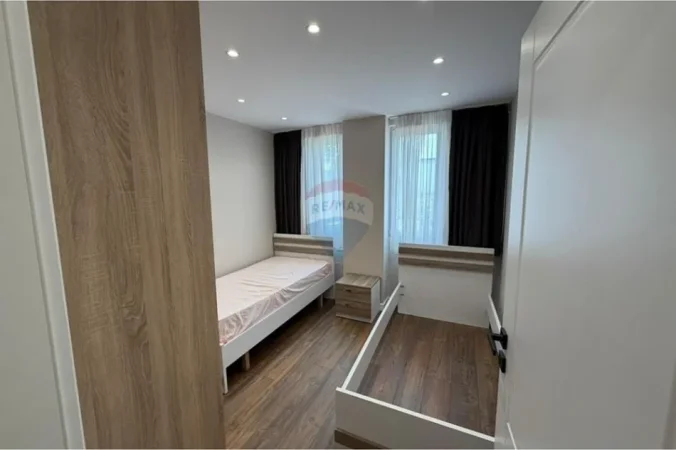Tirane, jepet me qera apartament 2+1 , 1 m² 499 € (Sauk i ri)