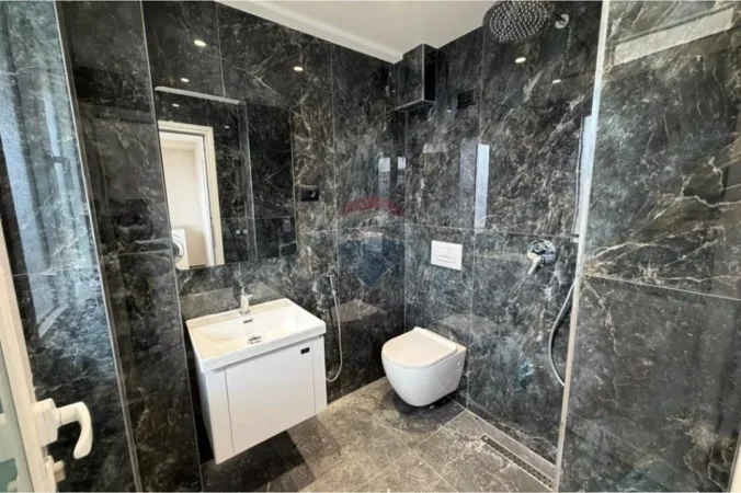 Tirane, jepet me qera apartament 2+1 , 1 m² 499 € (Sauk i ri)