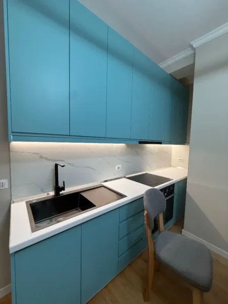 Tirane, jepet me qera apartament 2+1+Ballkon Kati 2, 81 m² (Rruga 5 Maji)