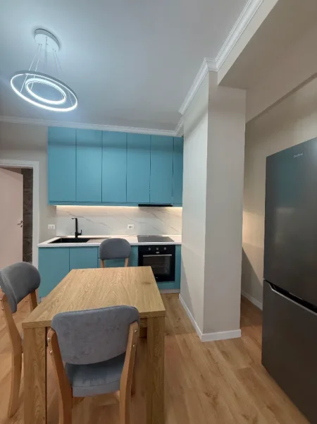 Tirane, jepet me qera apartament 2+1+Ballkon Kati 2, 81 m² (Rruga 5 Maji)