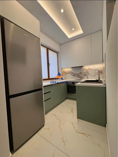 Tirane, jepet me qera apartament 1+1+Ballkon Kati 3, 60 m² 683 € 