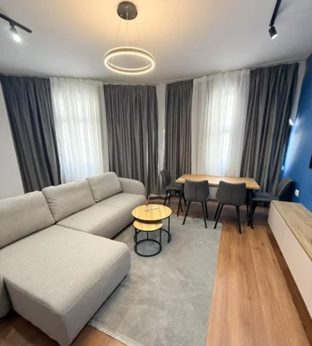 Tirane, jepet me qera apartament 2+1 , 85 m² 600 € 