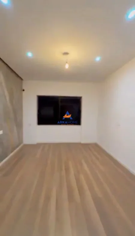 Tirane, jepet me qera ambjent biznesi Kati 3, 80 m² 1.000 € 