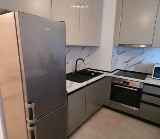 Tirane, jepet me qera apartament 1+1 Kati 7, 70 m² 500 € (Rruga Kongresi i Manastirit)